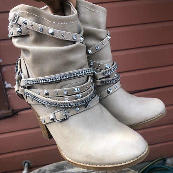 Not Rated Beddazled booties. - Picture 2 of 9